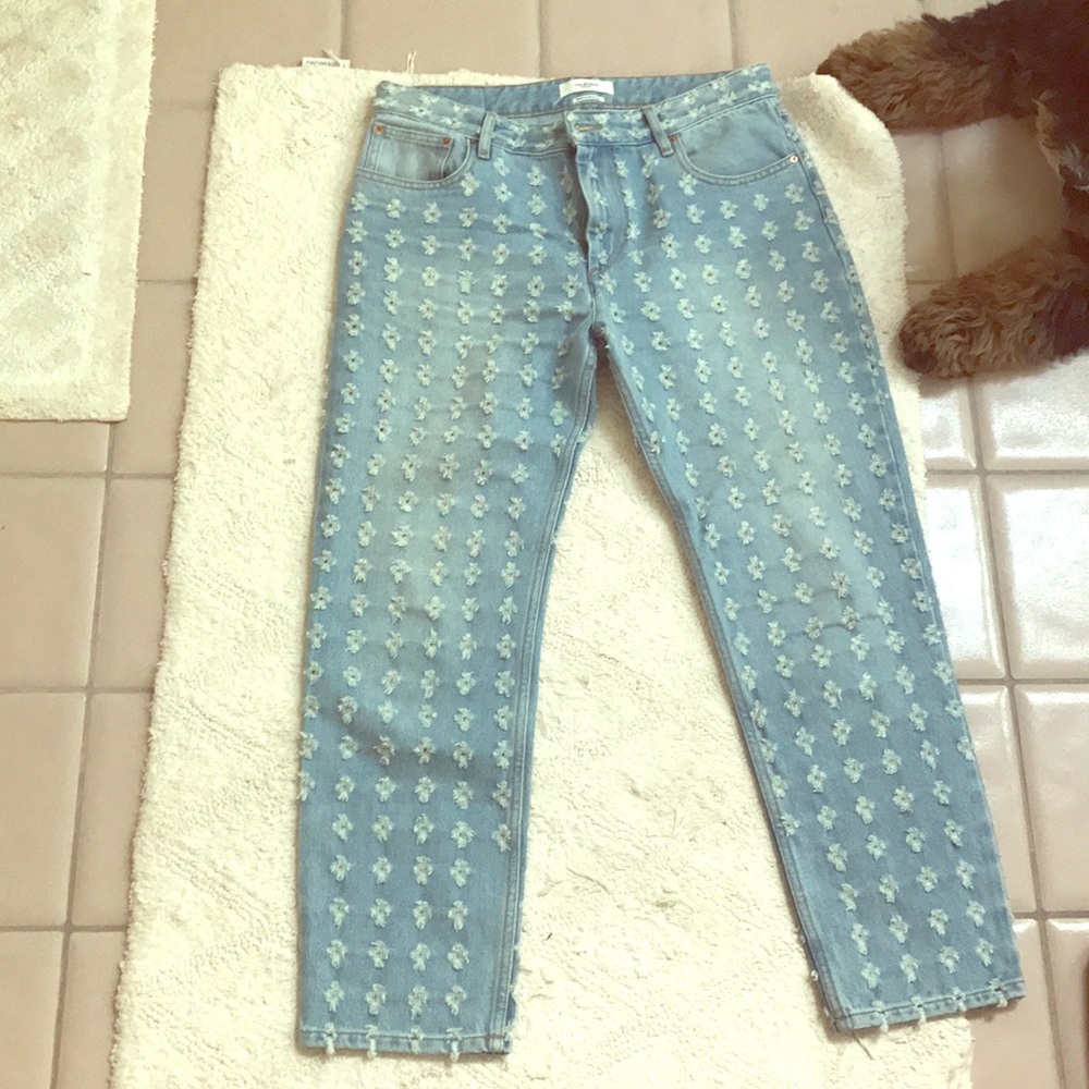 Super chic Distressed Isabel Marant capris